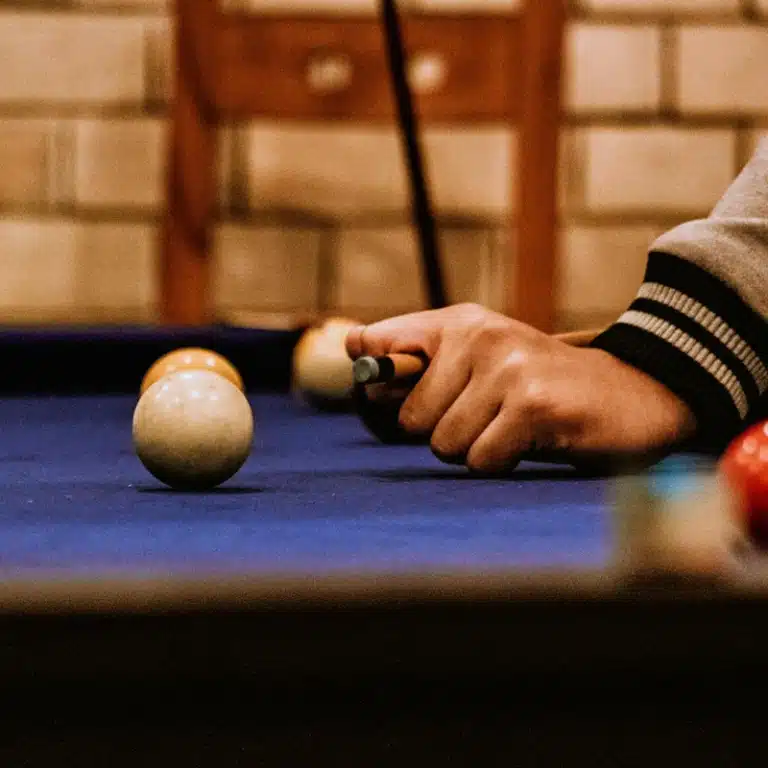 Simonis vs. Gorina: Why Gorina Is a Premium Billiard Cloth Choice - Pool Table